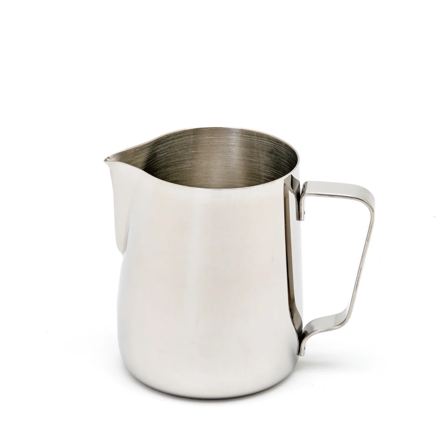 Jarra lechera Rhino Coffee Gear Classic de acero inoxidable de 600 ml sobre fondo blanco