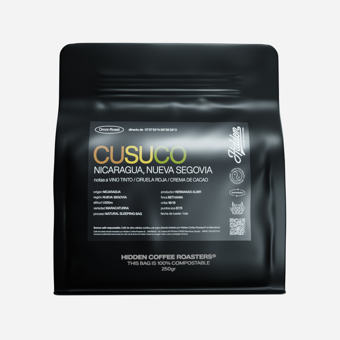 Bolsa negra de 250g de café Cusuco de Hidden Coffee Roasters, origen Nicaragua Nueva Segovia, proceso Natural Sleeping Bug, variedad Maracaturra